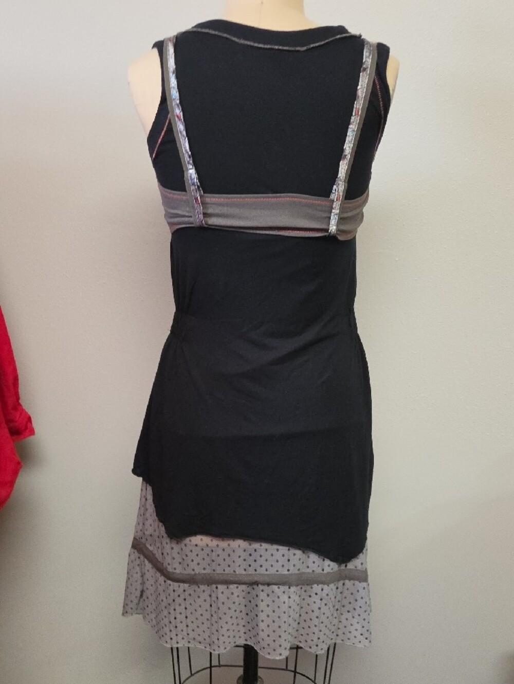 Sleeveless Black & Gray Layered Graphic Women’s Dress - Picture 3 of 6